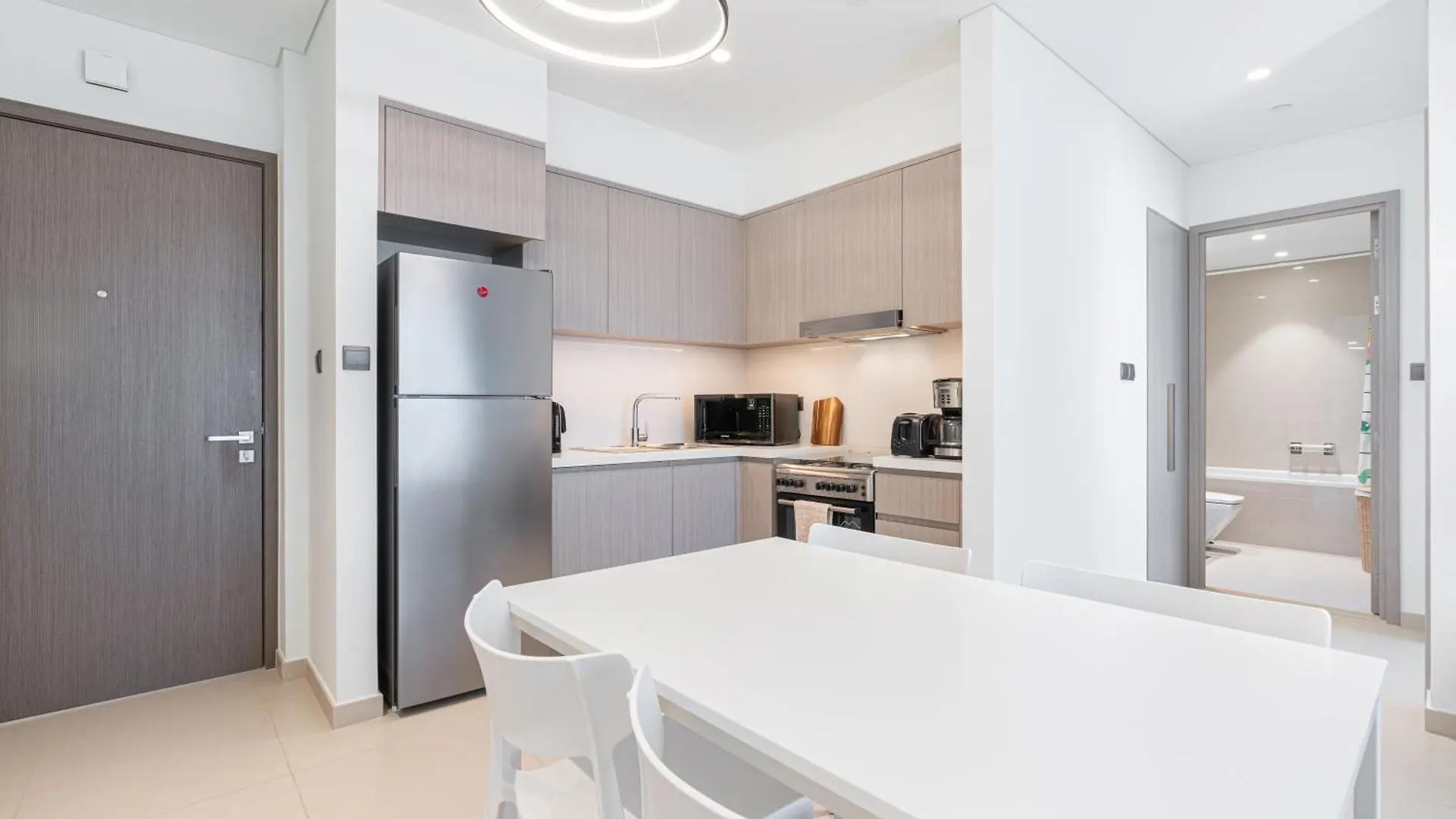 Premium Home Minutes Away From Burj Khalifa Dubai